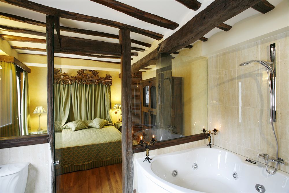 Hotel Boutique Real Casona De Las Amas Azofra Bagian luar foto