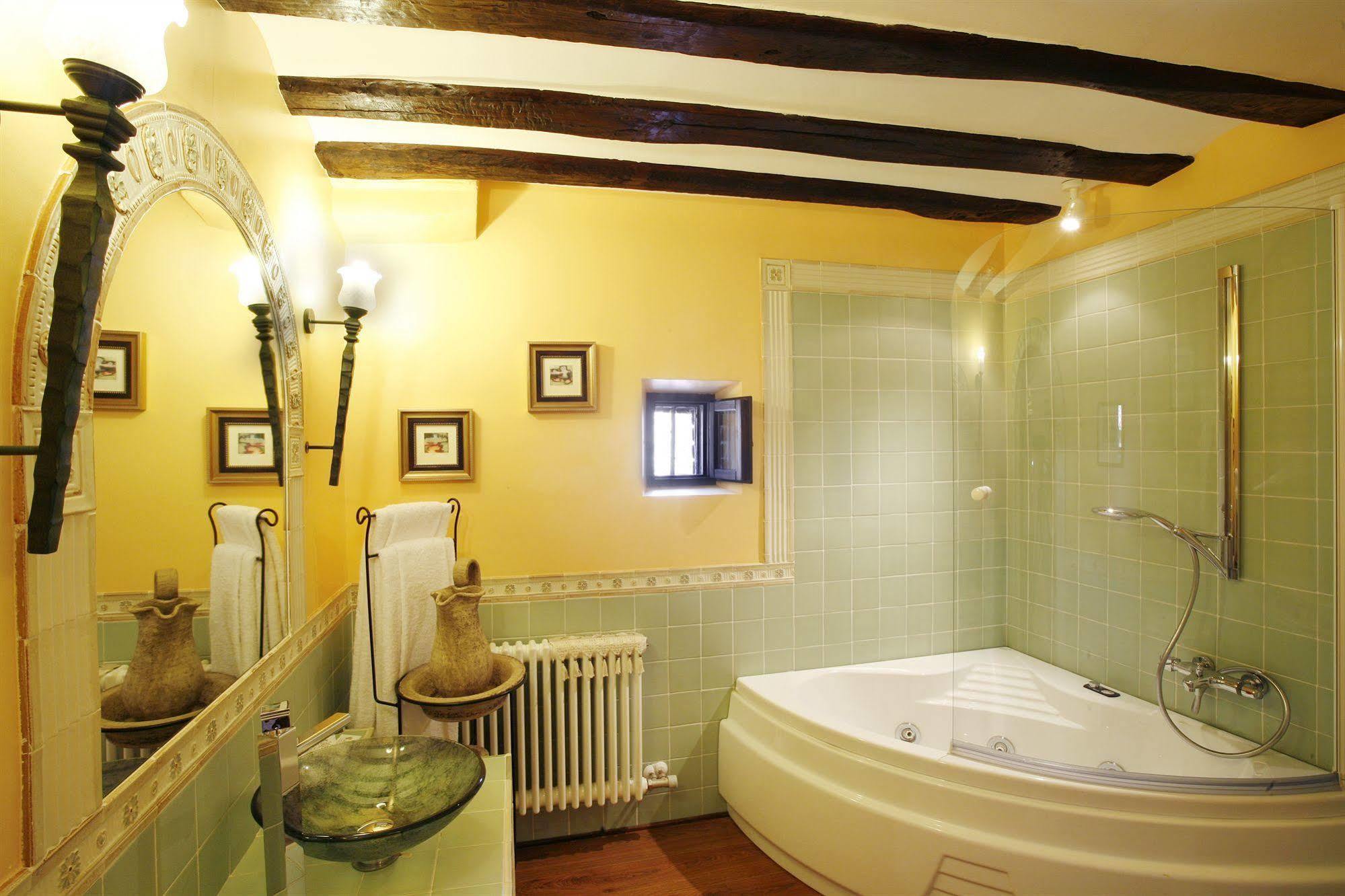 Hotel Boutique Real Casona De Las Amas Azofra Ruang foto