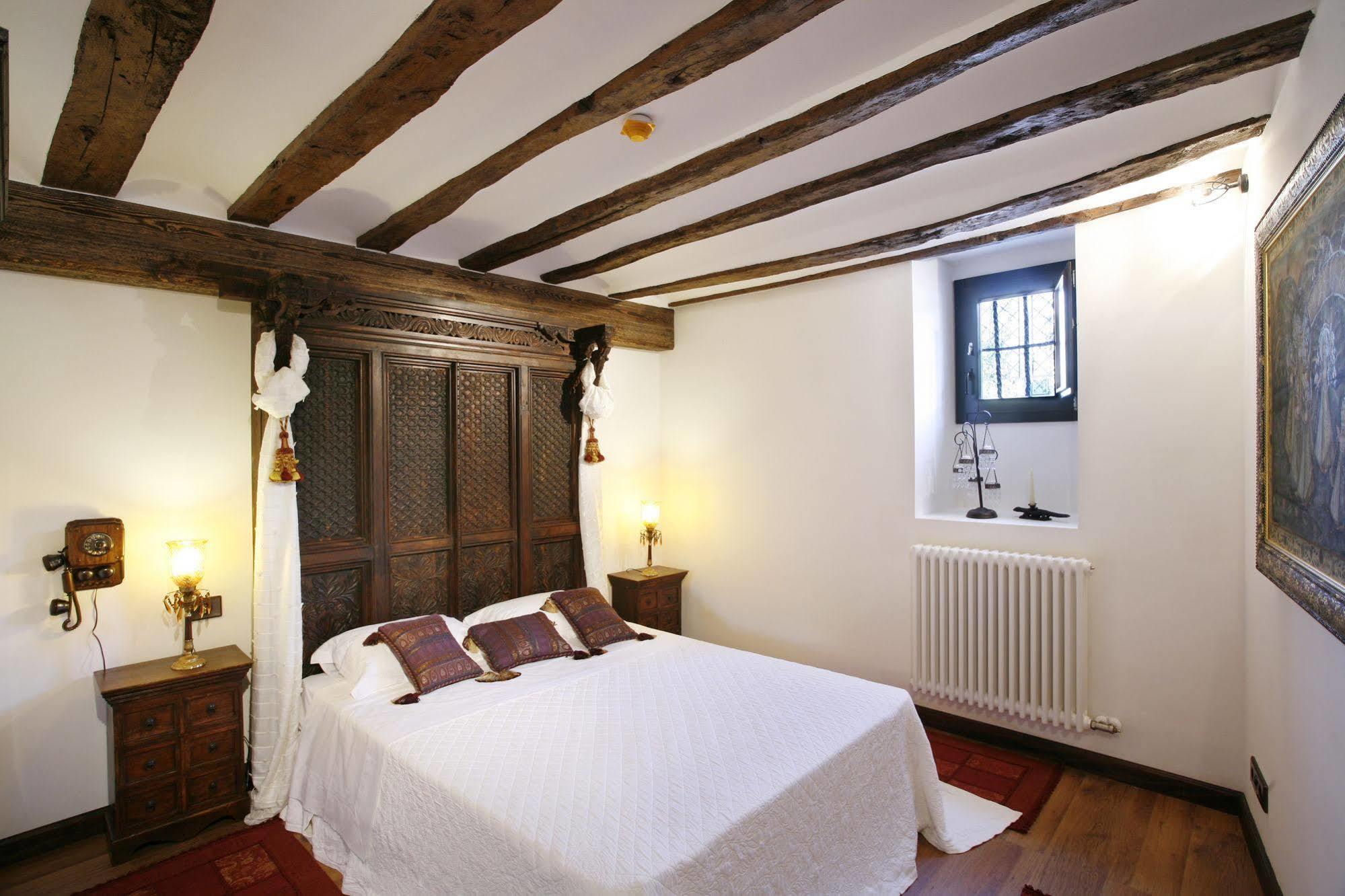 Hotel Boutique Real Casona De Las Amas Azofra Ruang foto