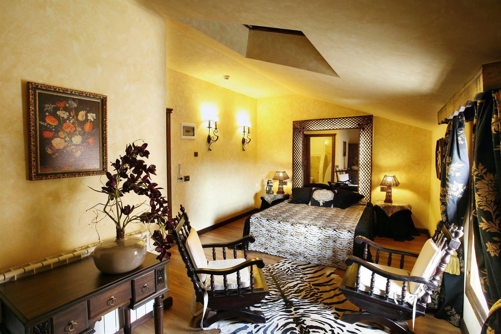 Hotel Boutique Real Casona De Las Amas Azofra Bagian luar foto